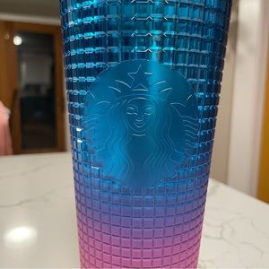 ✨2/$20🌈 NWT PRIDE 2023 STARBUCKS RAINBOW GRADIENT GRID TUMBLER VENTI